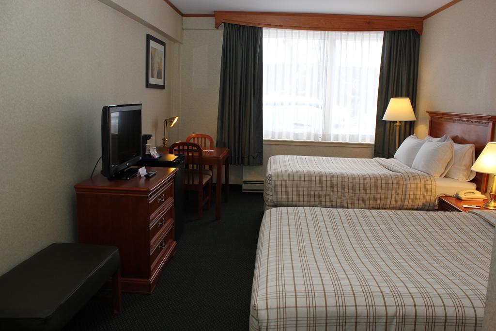 Park Inn Hotel Montreal Airport Dorval Exterior photo