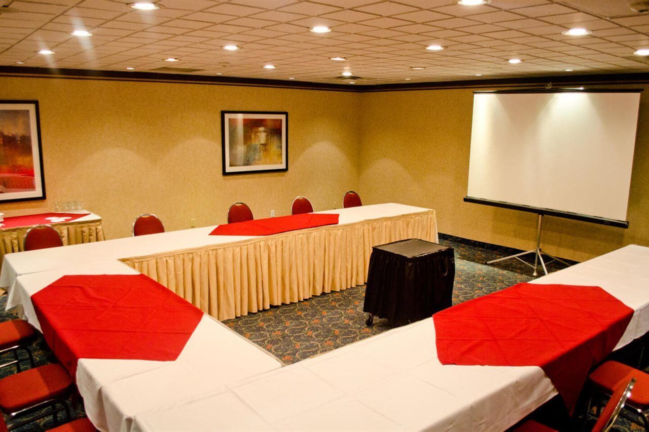 Park Inn Hotel Montreal Airport Dorval Exterior photo